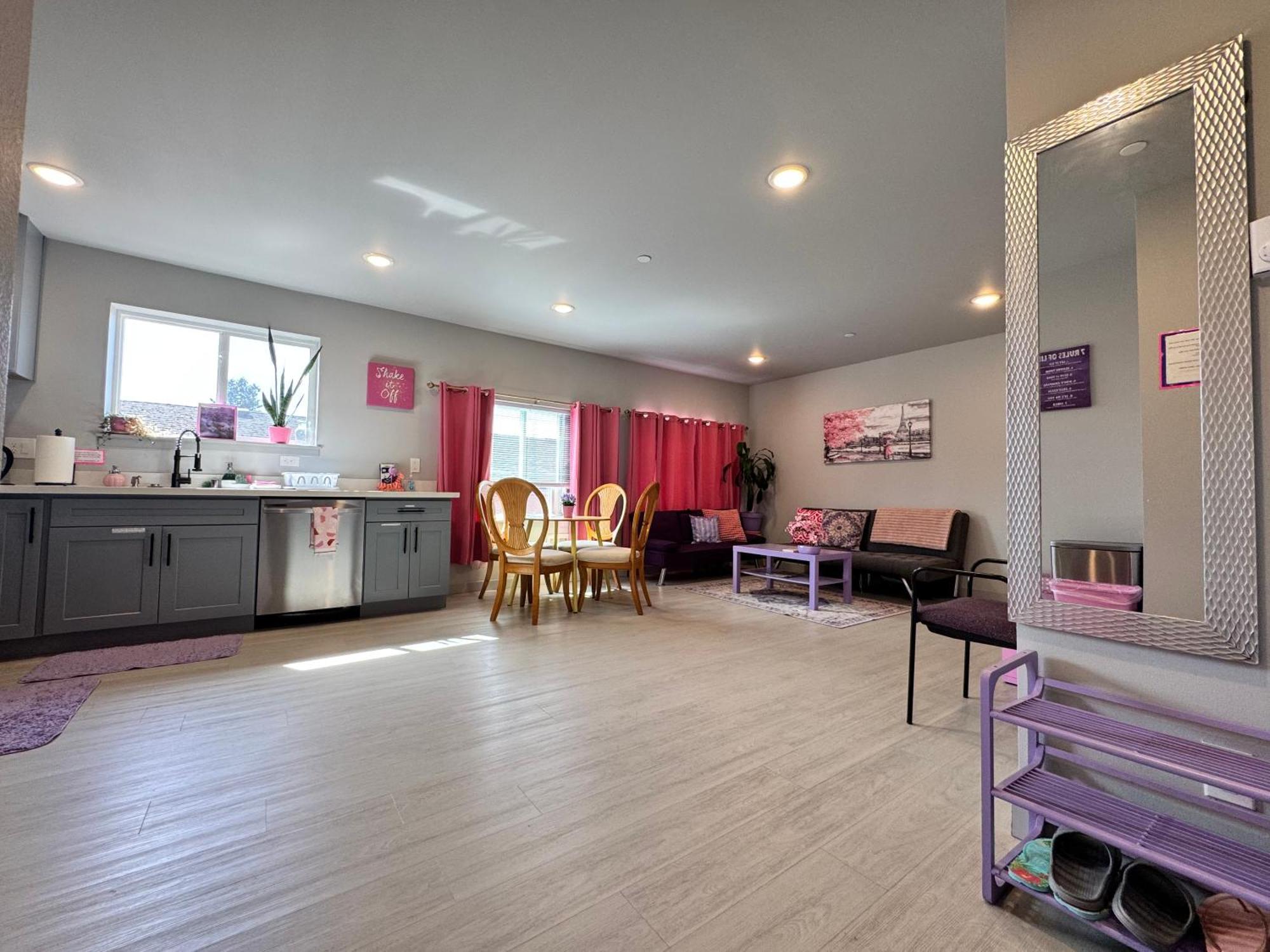 1 Bd Apt With 2 Extra Sofa Beds 13 Mins To Seatac Airport Seattle Bagian luar foto